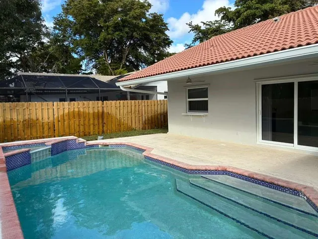 $5,500 | 7104 Northwest 38th Manor, Coral Springs, FL 33065