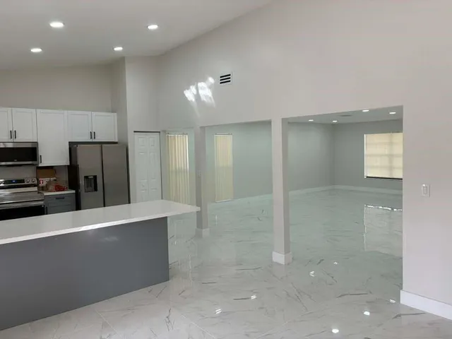 $5,500 | 7104 Northwest 38th Manor, Coral Springs, FL 33065