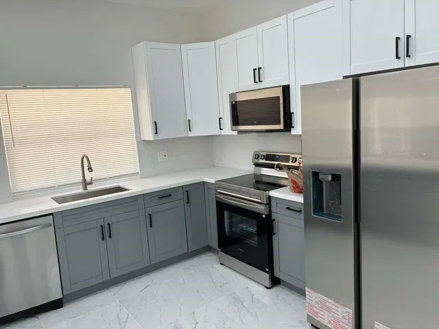 $5,500 | 7104 Northwest 38th Manor, Coral Springs, FL 33065