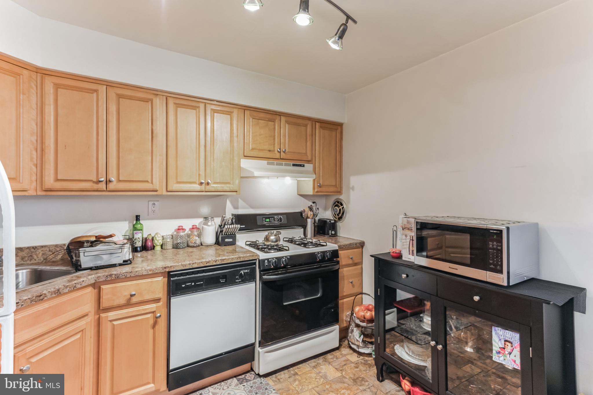 12075 Abby Road Philadelphia, PA 19154 - Photo 7 of 30 Gallery Image 7