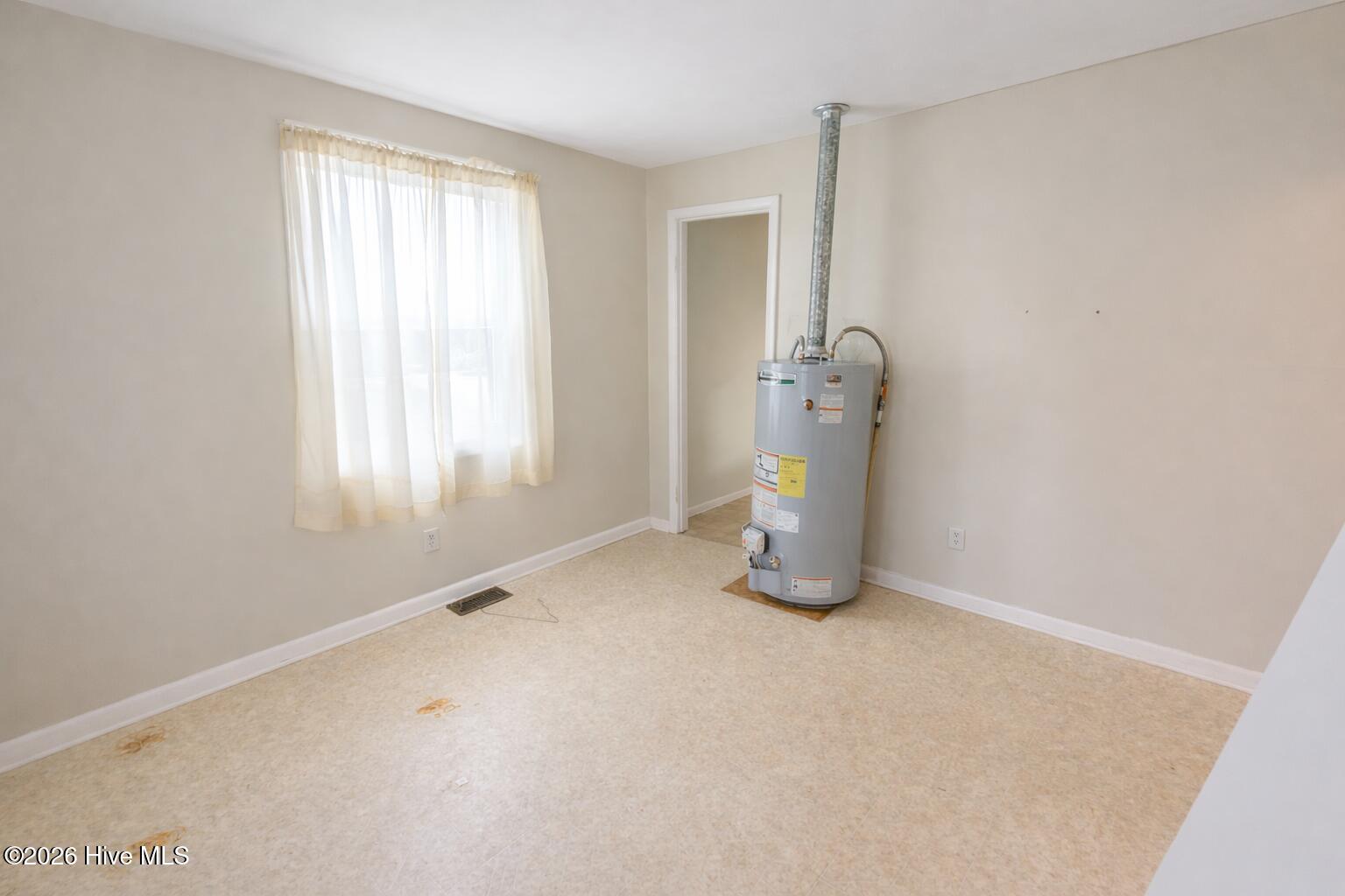 1335 North Ridge Street Southern Pines, NC 28387 - Photo 11 of 19 1335 N Ridge Laundry