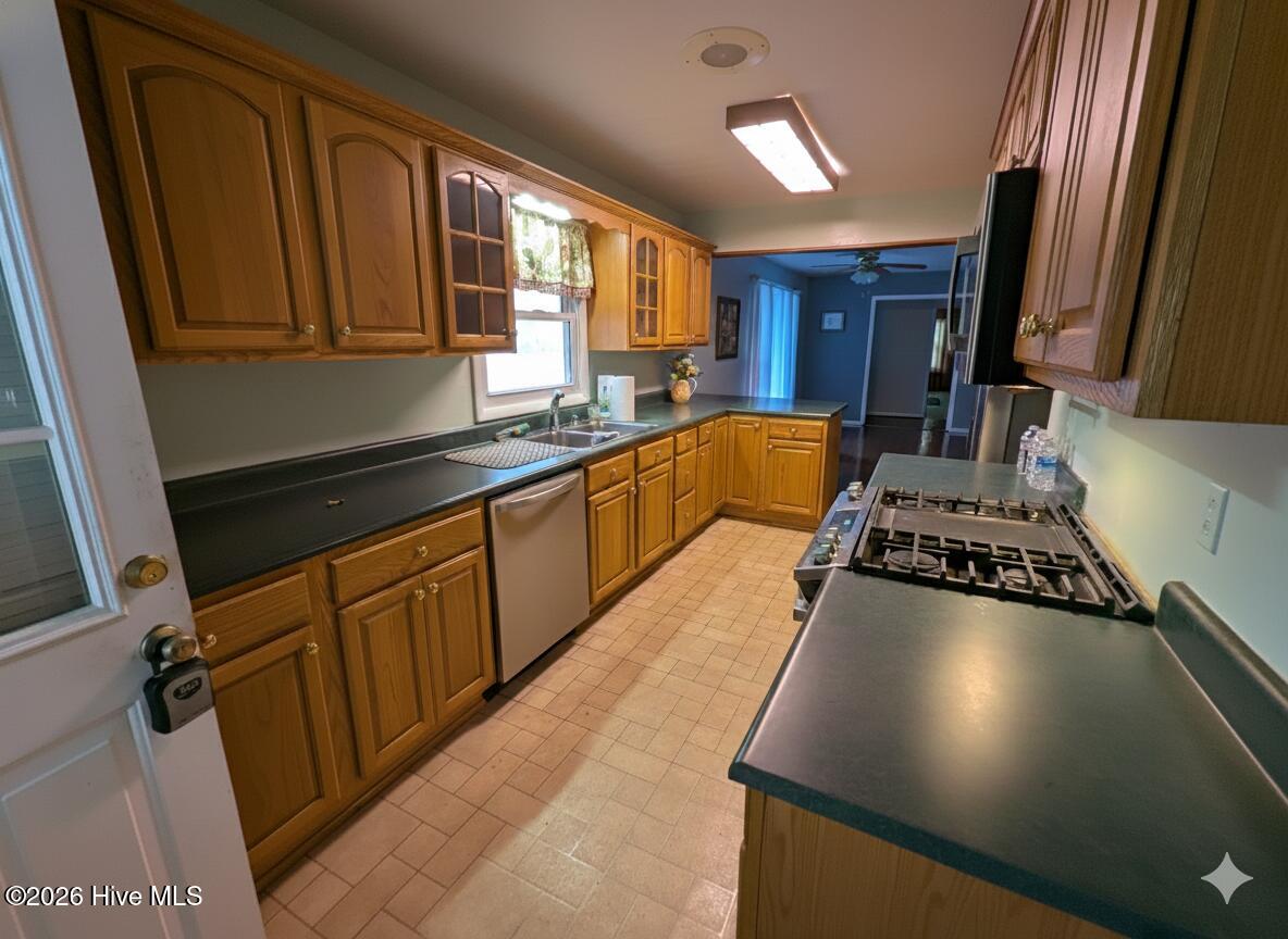 1335 North Ridge Street Southern Pines, NC 28387 - Photo 2 of 19 1335 N Ridge Kitchen