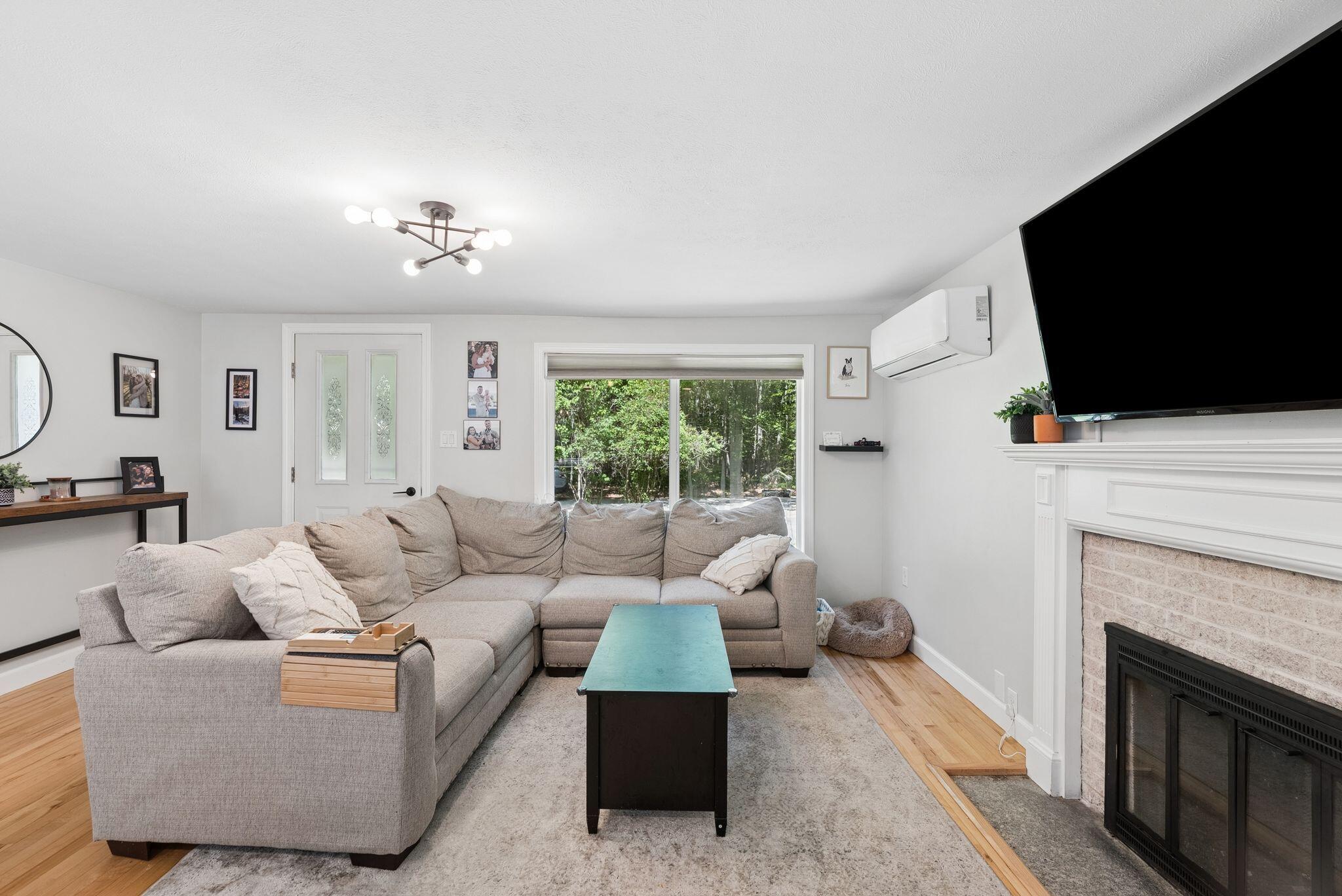 8 Larrabee Farm Road Scarborough, ME 04074 - Photo 12 of 37 Living Room