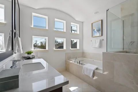 $829,000 | 1314 Hunters Meadow Lane, Houston, TX 77055