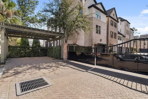 $829,000 | 1314 Hunters Meadow Lane, Houston, TX 77055