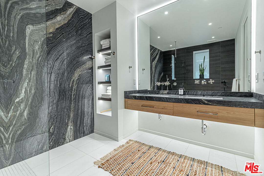 1030 North Kings Road, Unit 104 West Hollywood, CA 90069 - Photo 11 of 23