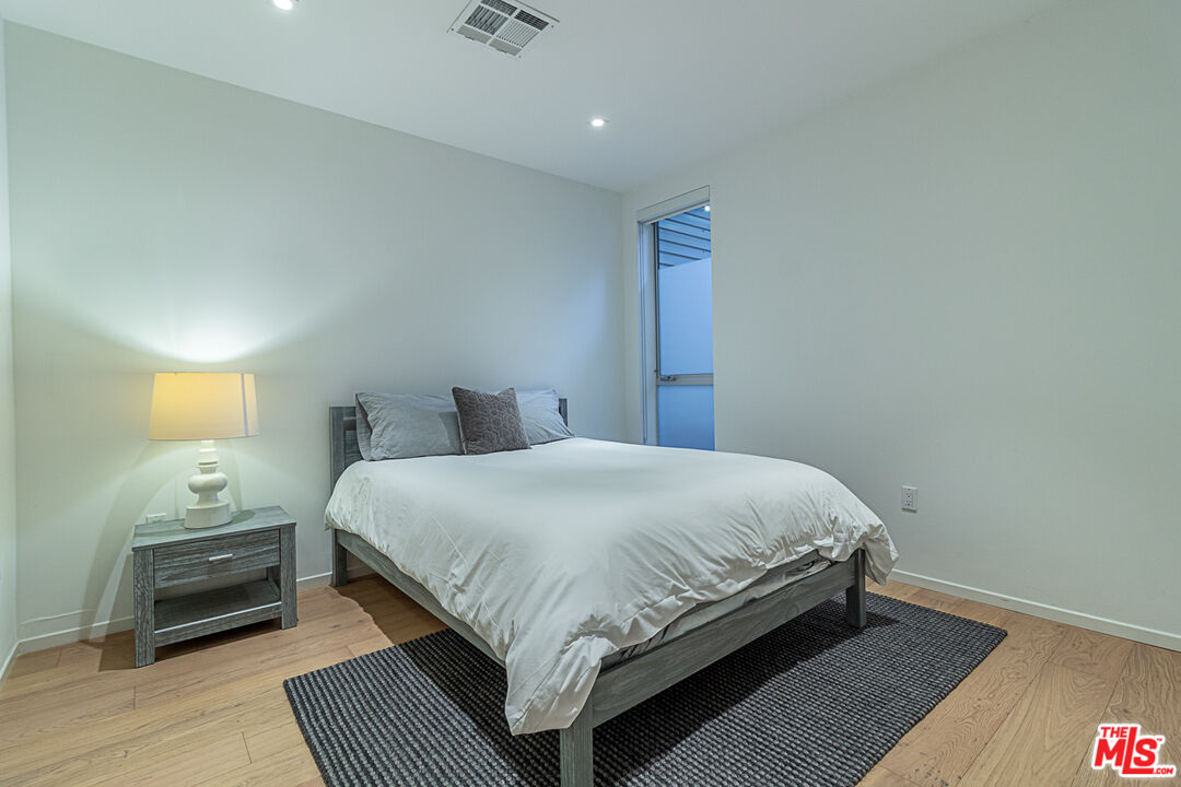 1030 North Kings Road, Unit 104 West Hollywood, CA 90069 - Photo 12 of 23