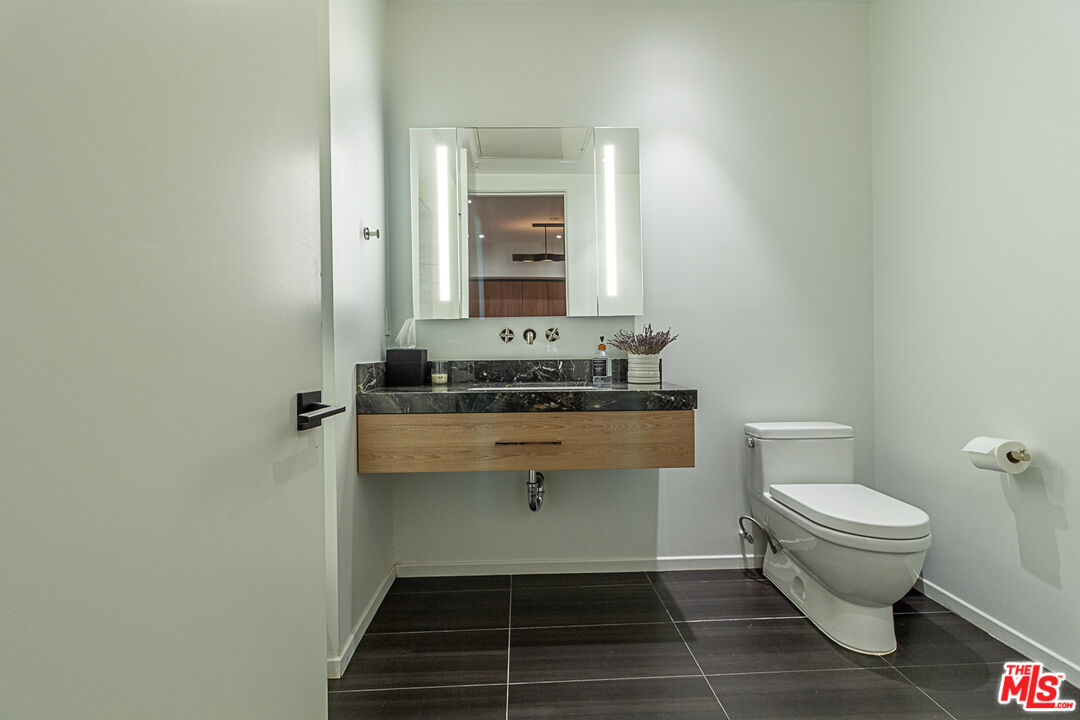 1030 North Kings Road, Unit 104 West Hollywood, CA 90069 - Photo 15 of 23