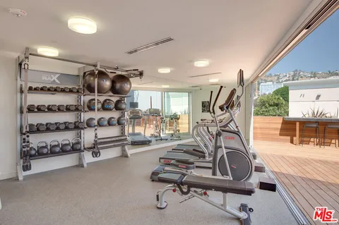 $6,000 | 1030 North Kings Road, Unit 104, West Hollywood, CA 90069