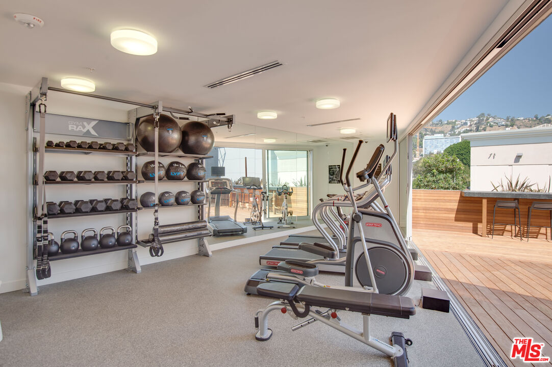 1030 North Kings Road, Unit 104 West Hollywood, CA 90069 - Photo 19 of 23