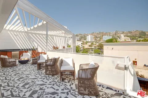 $6,000 | 1030 North Kings Road, Unit 104, West Hollywood, CA 90069