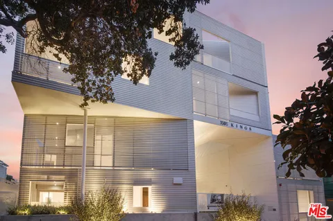 $6,000 | 1030 North Kings Road, Unit 104, West Hollywood, CA 90069