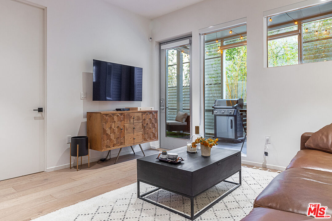 1030 North Kings Road, Unit 104 West Hollywood, CA 90069 - Photo 6 of 23