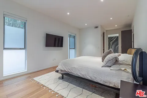 $6,000 | 1030 North Kings Road, Unit 104, West Hollywood, CA 90069