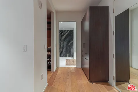 $6,000 | 1030 North Kings Road, Unit 104, West Hollywood, CA 90069