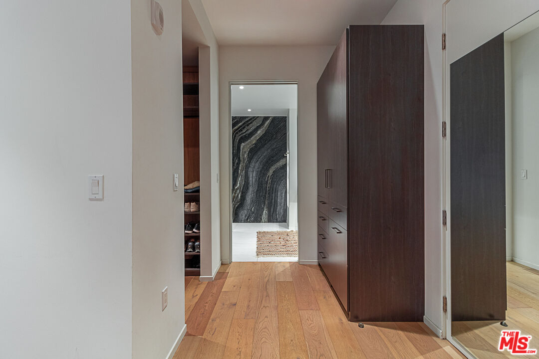 1030 North Kings Road, Unit 104 West Hollywood, CA 90069 - Photo 9 of 23