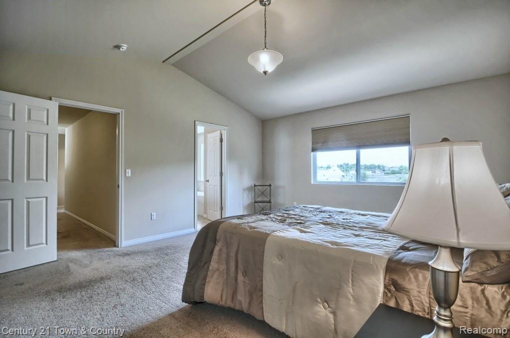 3142 Fantail Drive Rochester, MI 48309 - Photo 18 of 40 Master_Bedroom_3rd_View.jpg