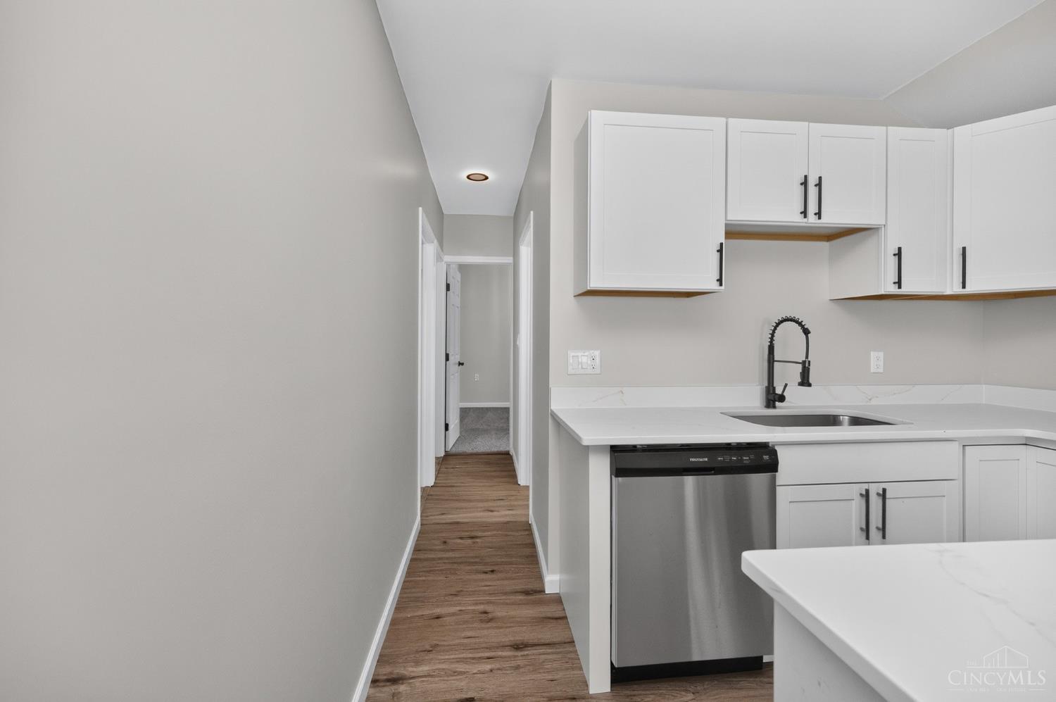 8812 Pine Road Cincinnati, OH 45242 - Photo 15 of 61