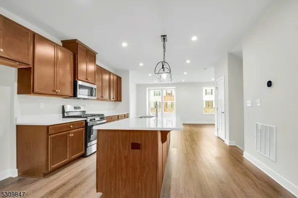 $3,800 | 7 Peckwell Street, Budd Lake, NJ 07828