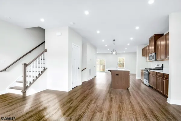 $3,800 | 7 Peckwell Street, Budd Lake, NJ 07828