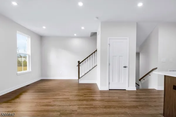 $3,800 | 7 Peckwell Street, Budd Lake, NJ 07828