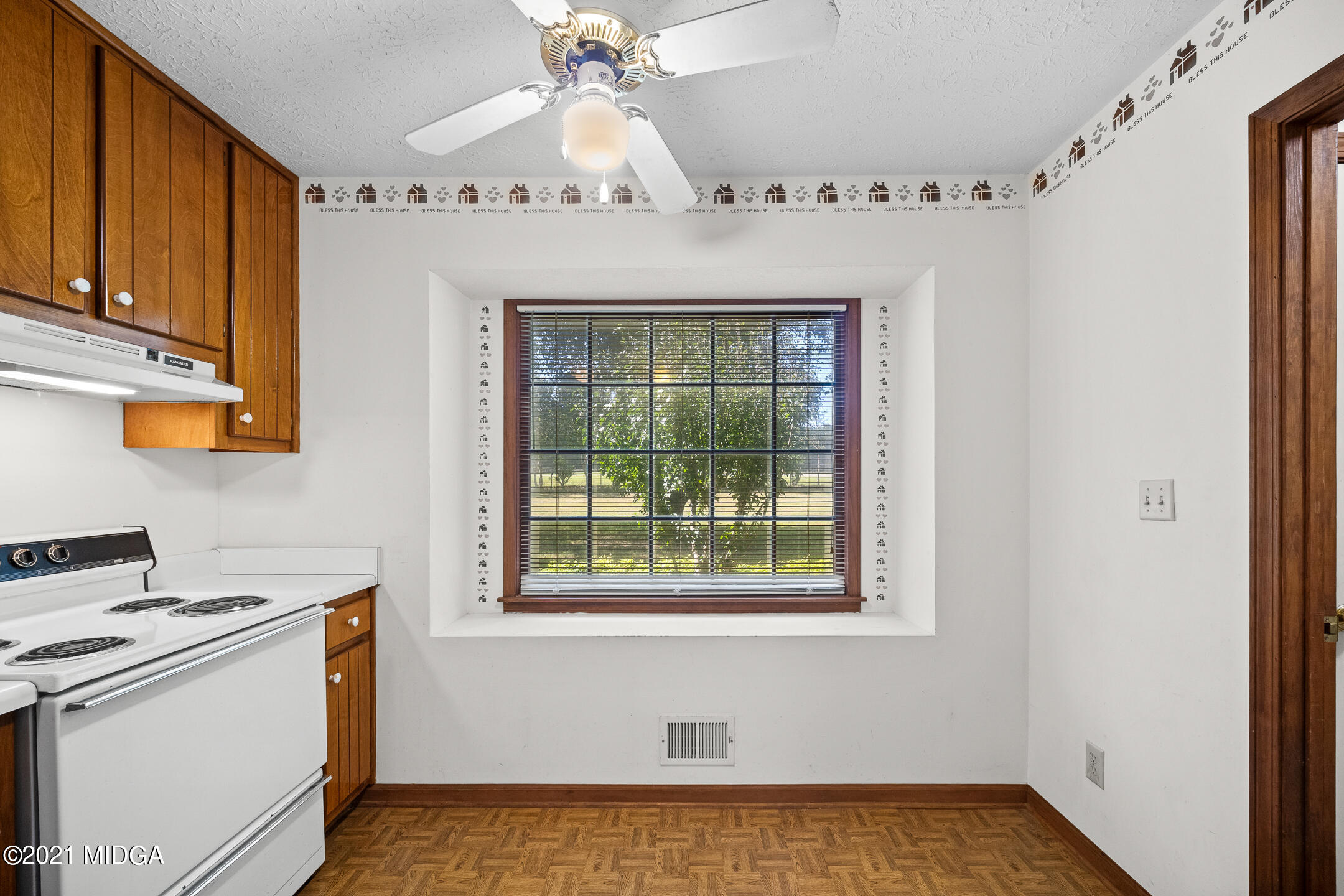 318 Oak Road Jenkinsburg, GA 30234 - Photo 11 of 34 DSC00030