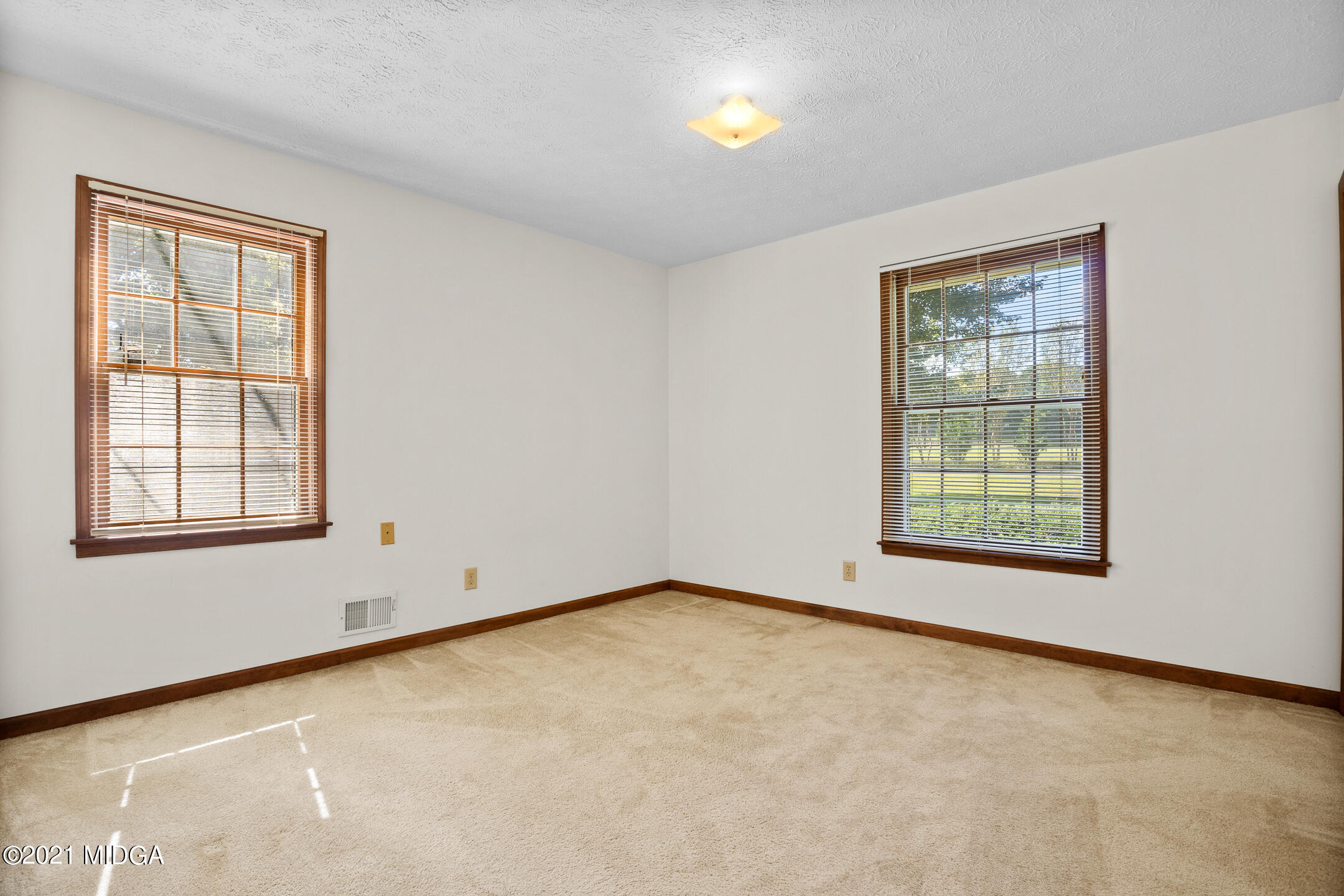 318 Oak Road Jenkinsburg, GA 30234 - Photo 20 of 34 DSC09999