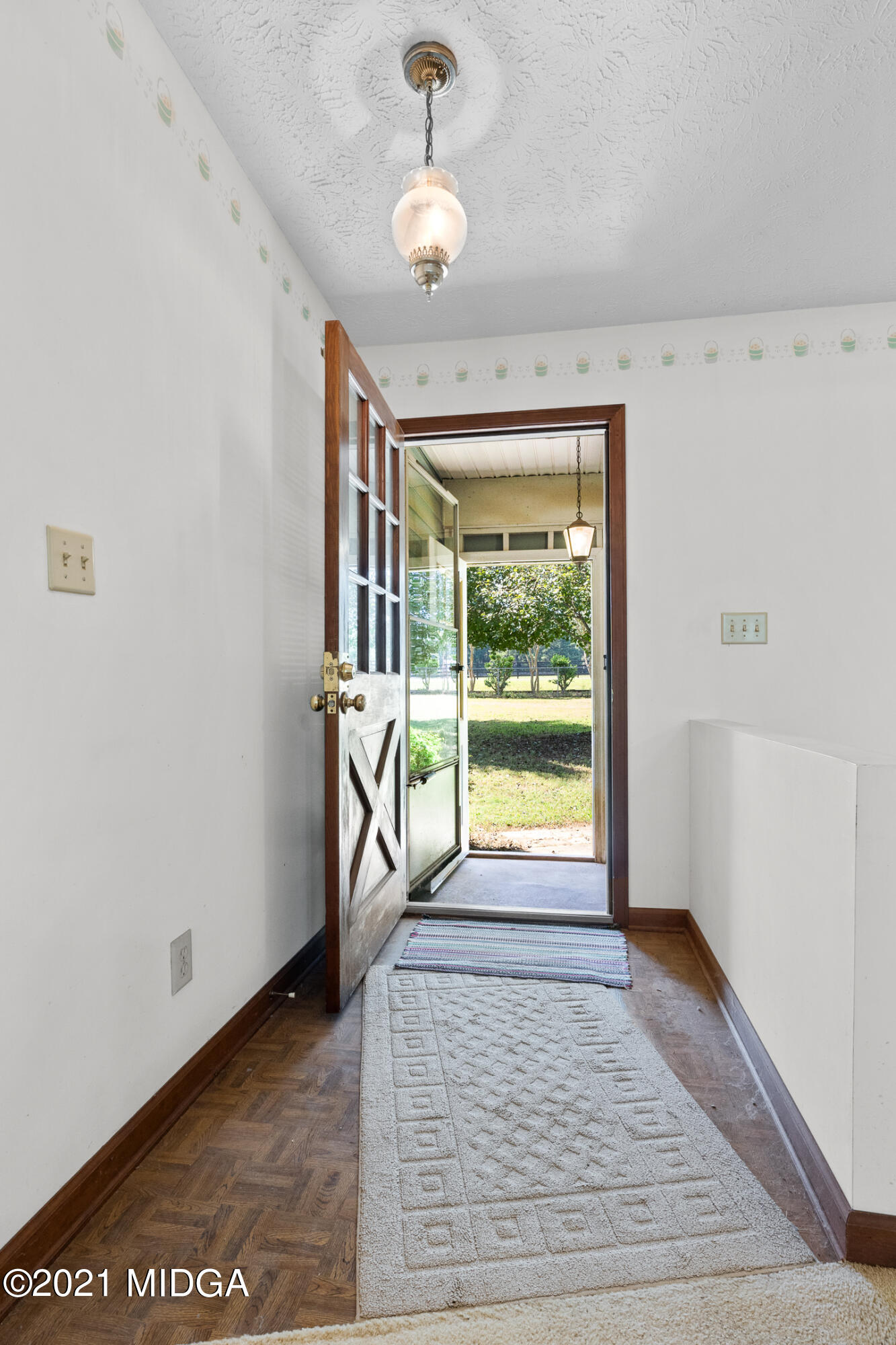 318 Oak Road Jenkinsburg, GA 30234 - Photo 4 of 34 DSC09934