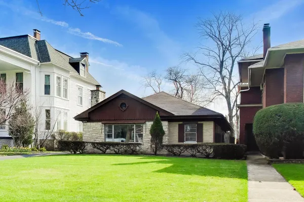 $5,000 | 545 Thatcher Avenue, River Forest, IL 60305