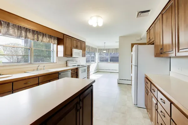 $5,000 | 545 Thatcher Avenue, River Forest, IL 60305