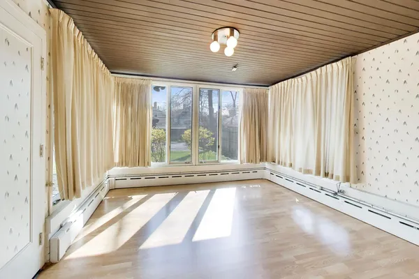 $5,000 | 545 Thatcher Avenue, River Forest, IL 60305