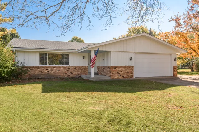 $435,000 | W163N10968 Briarcliff Court, Germantown, WI 53022