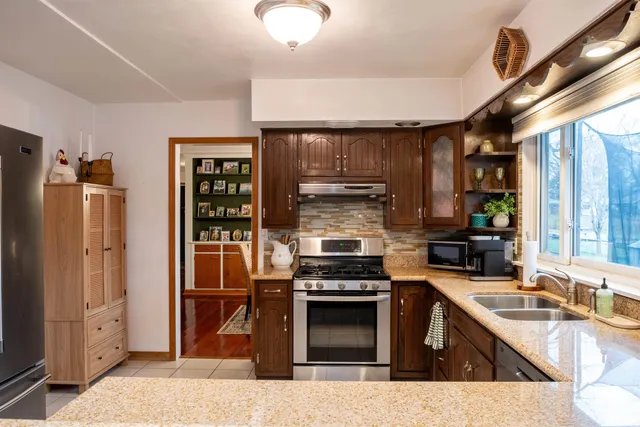 $214,000 | 317 Longbow Drive, Peoria, IL 61604