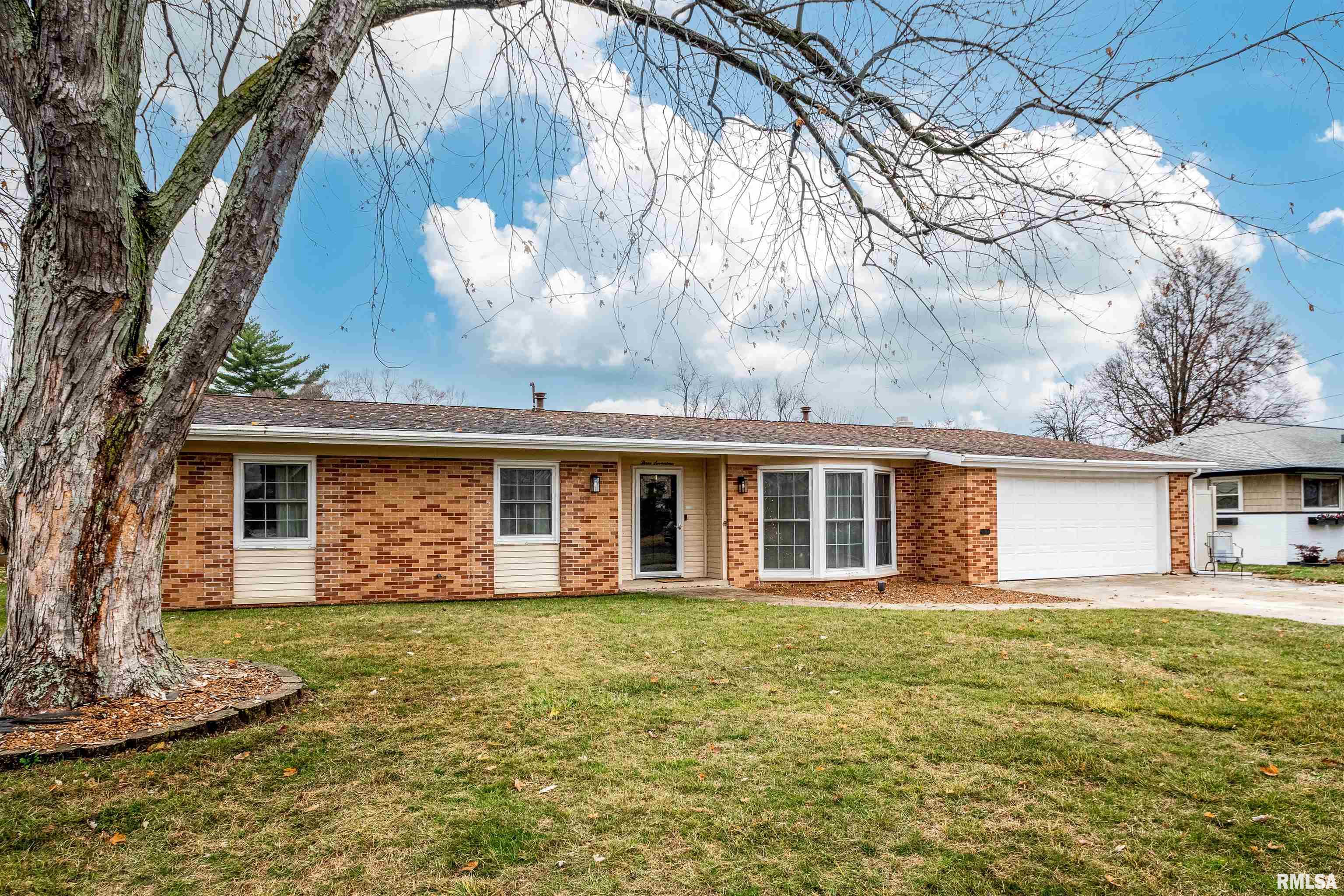 317 Longbow Drive Peoria, IL 61604 - Photo 2 of 52