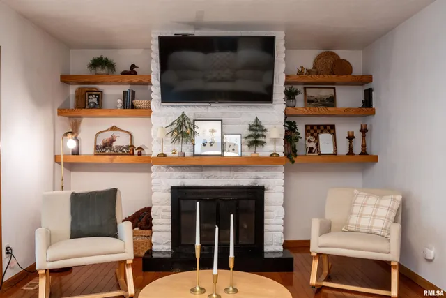 $214,000 | 317 Longbow Drive, Peoria, IL 61604