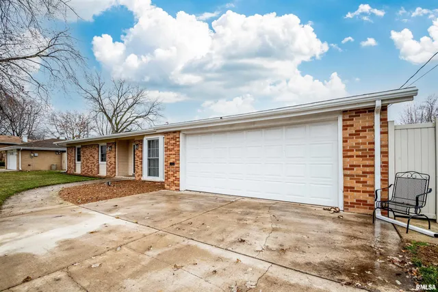 $214,000 | 317 Longbow Drive, Peoria, IL 61604