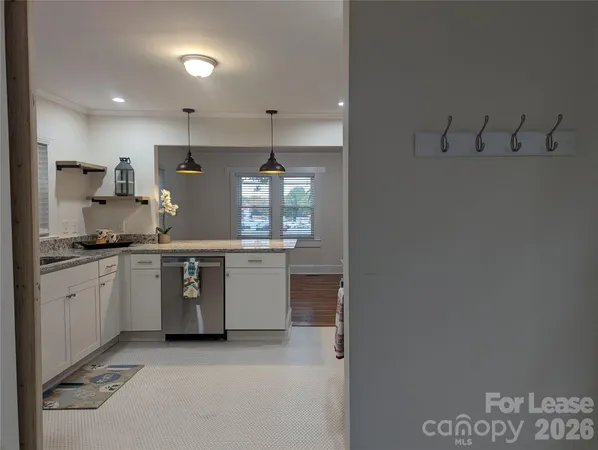 $1,700 | 215 Eastside Drive, Statesville, NC 28625