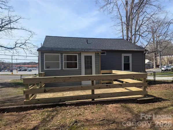 $1,700 | 215 Eastside Drive, Statesville, NC 28625