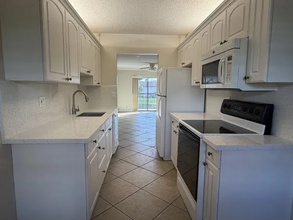 $2,000 | 9954 Nob Hill Court, Unit 9954, Sunrise, FL 33351
