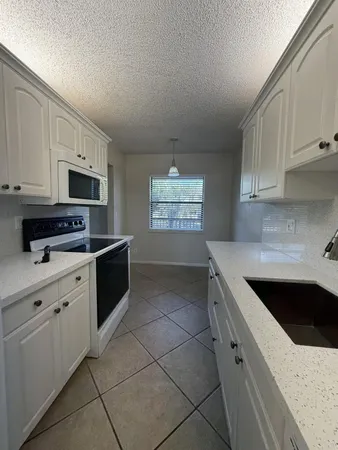 $2,000 | 9954 Nob Hill Court, Unit 9954, Sunrise, FL 33351