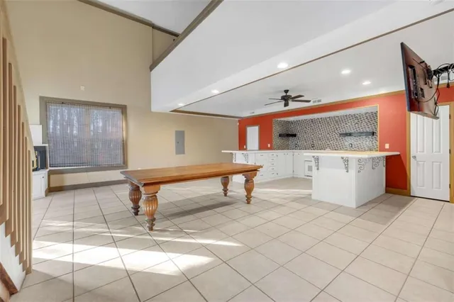 a view of entryway livingroom and hall