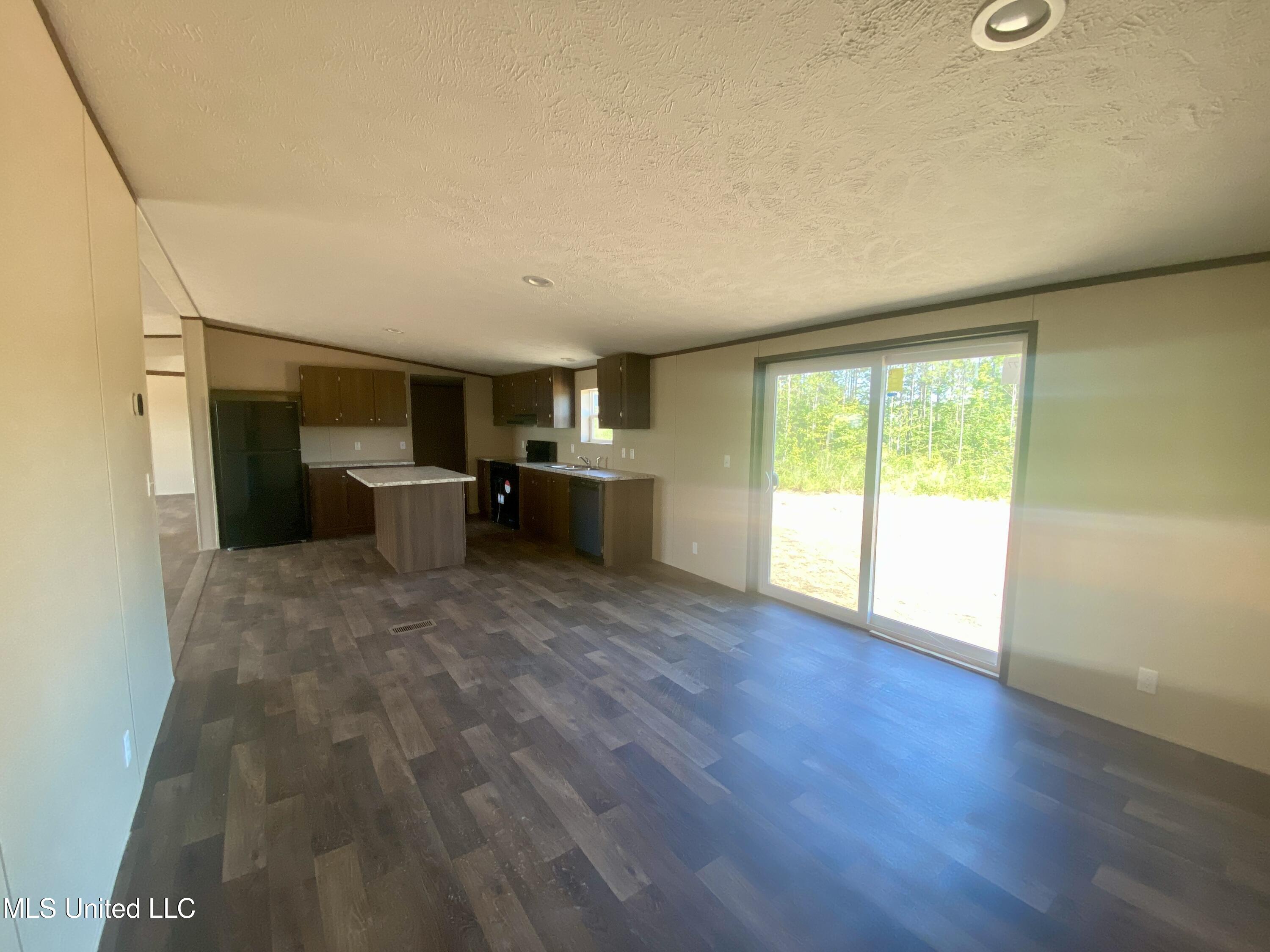 2460 Red Dog Road Carthage, MS 39051 - Photo 11 of 20 IMG_0567