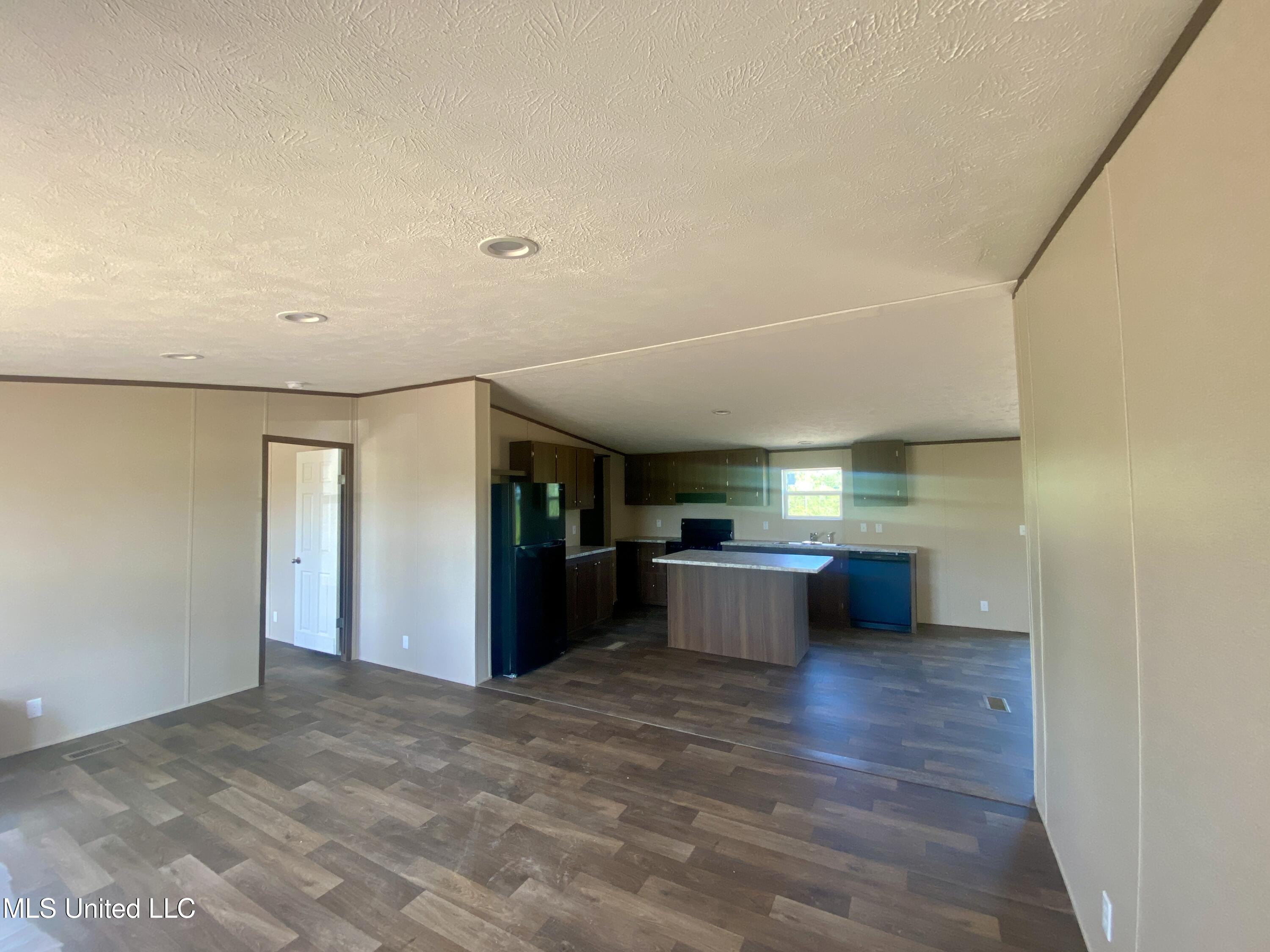 2460 Red Dog Road Carthage, MS 39051 - Photo 9 of 20 IMG_0565