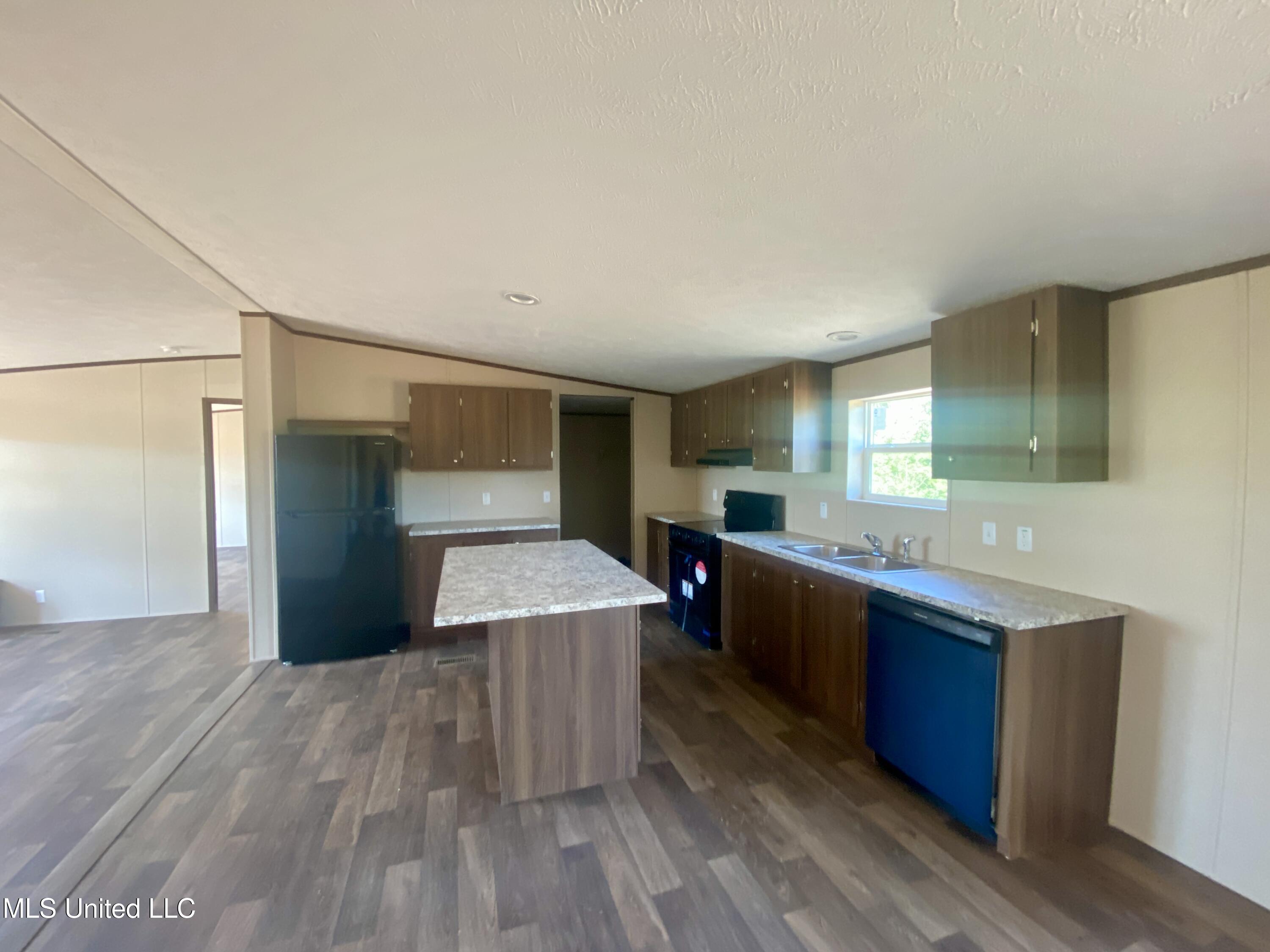 2460 Red Dog Road Carthage, MS 39051 - Photo 10 of 20 IMG_0566