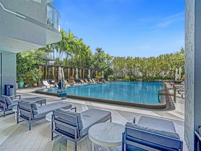 $5,000 | 121 Northeast 34th Street, Unit 2106A, Miami, FL 33137