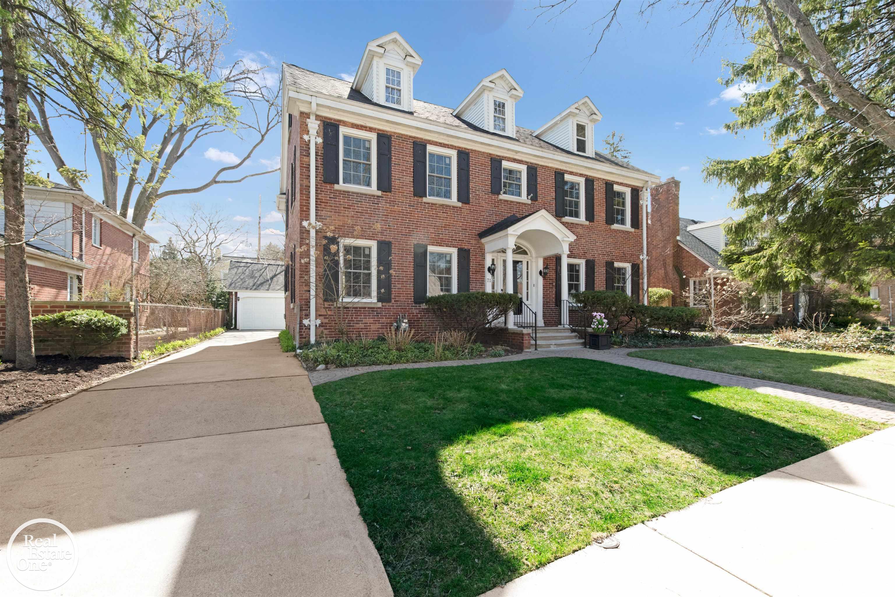 71 Moross Road Grosse Pointe, MI 48236 - Photo 4 of 48 50141643-F79CF192-556A-4467-8C4C-FD731C6120F5.JPG