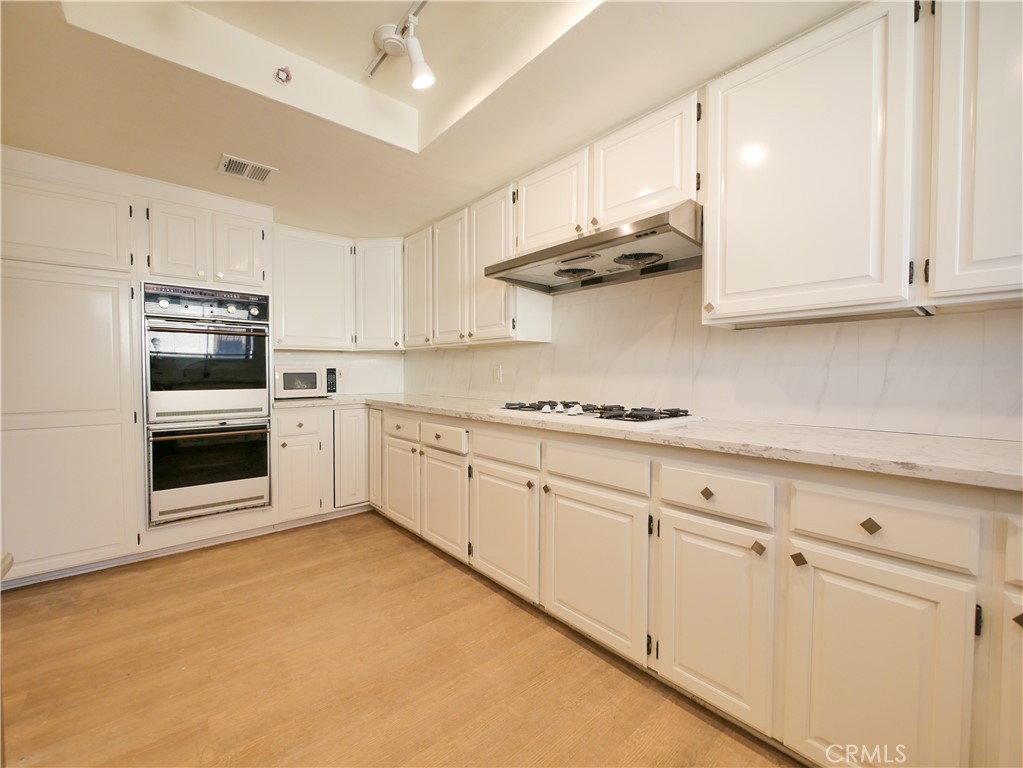 747 Fairview Avenue, Unit A Arcadia, CA 91007 - Photo 22 of 43 Spacious Kitchen