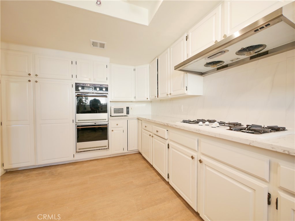 747 Fairview Avenue, Unit A Arcadia, CA 91007 - Photo 23 of 43 Huge Kitchen