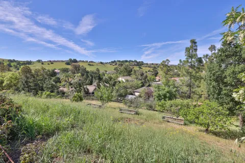 $2,880,000 | 3047 High Meadow Lane, San Jose, CA 95135