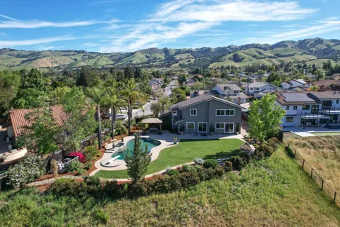 $2,880,000 | 3047 High Meadow Lane, San Jose, CA 95135